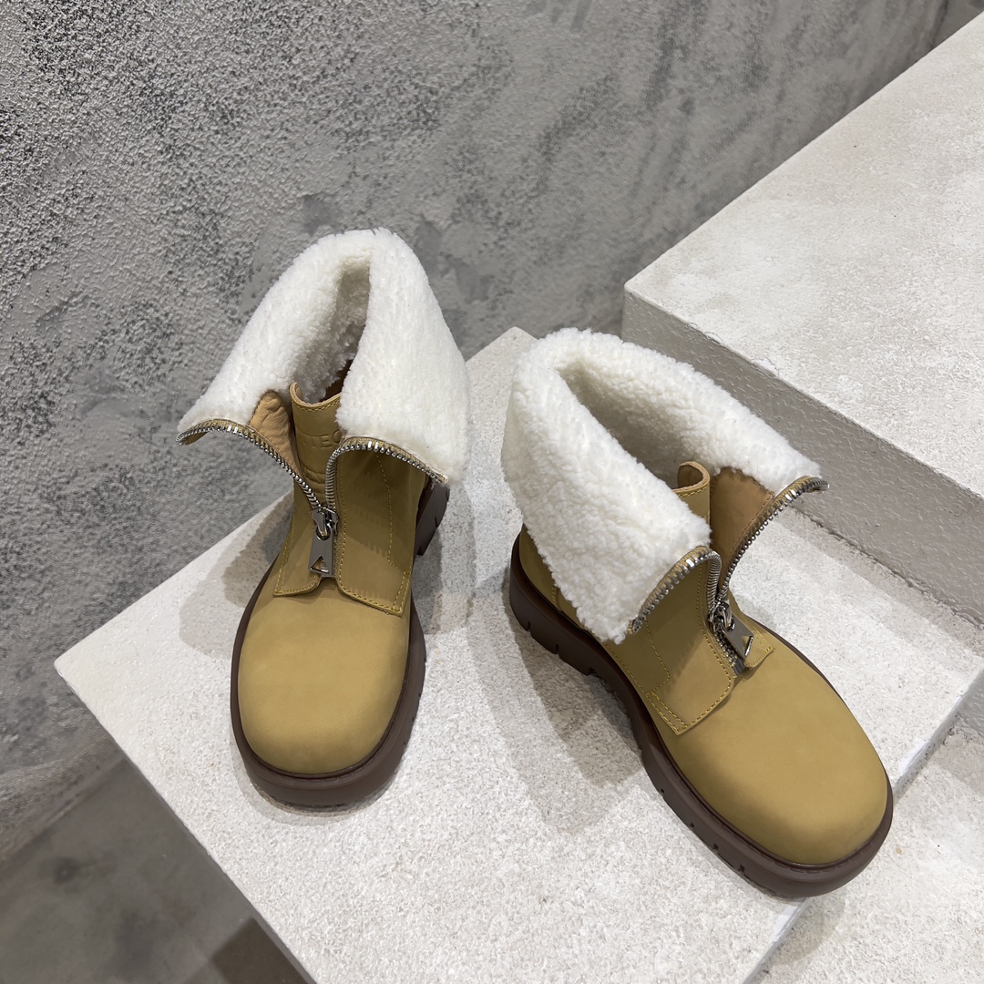 Bottega Veneta Dr. Martens Female Boots M-s