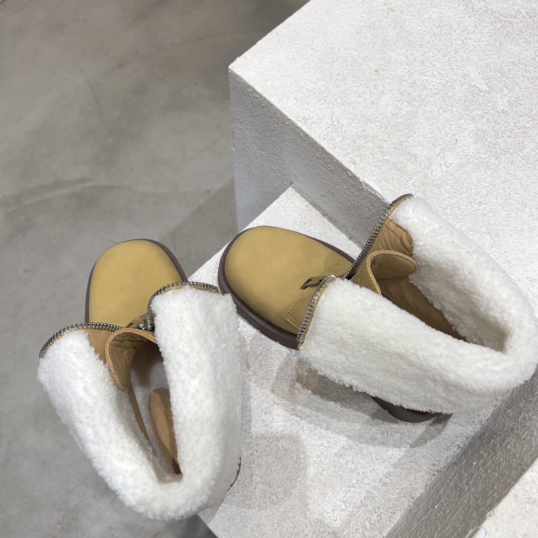 Bottega Veneta Dr. Martens Female Boots M-s