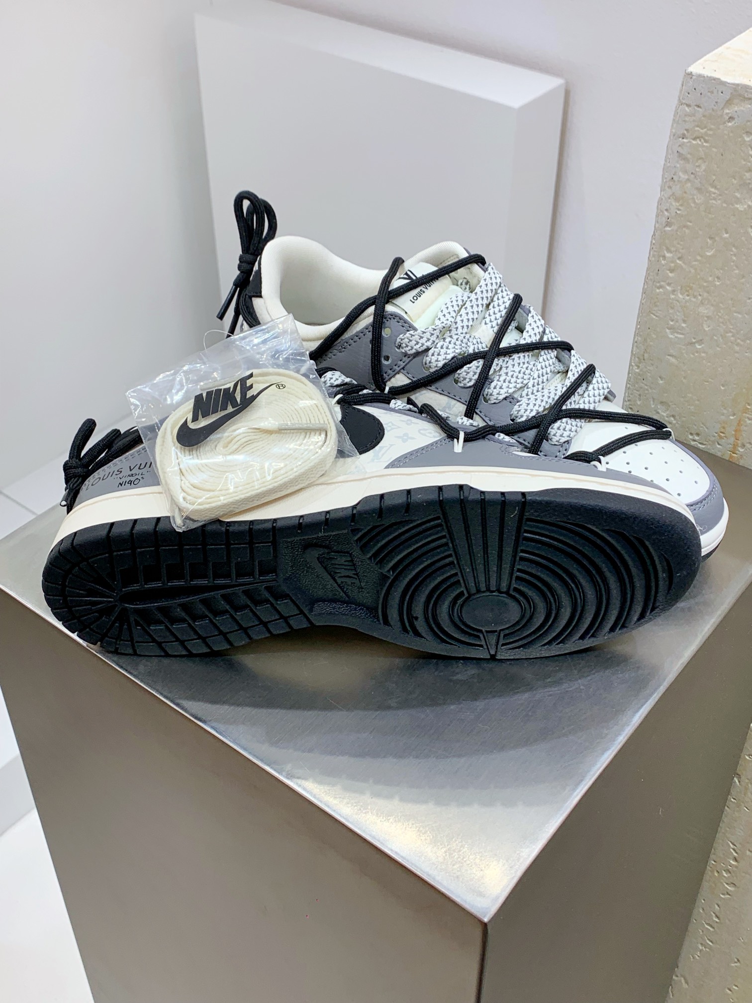 Louis Vuitton Nike Male Board Shoes M-l-s