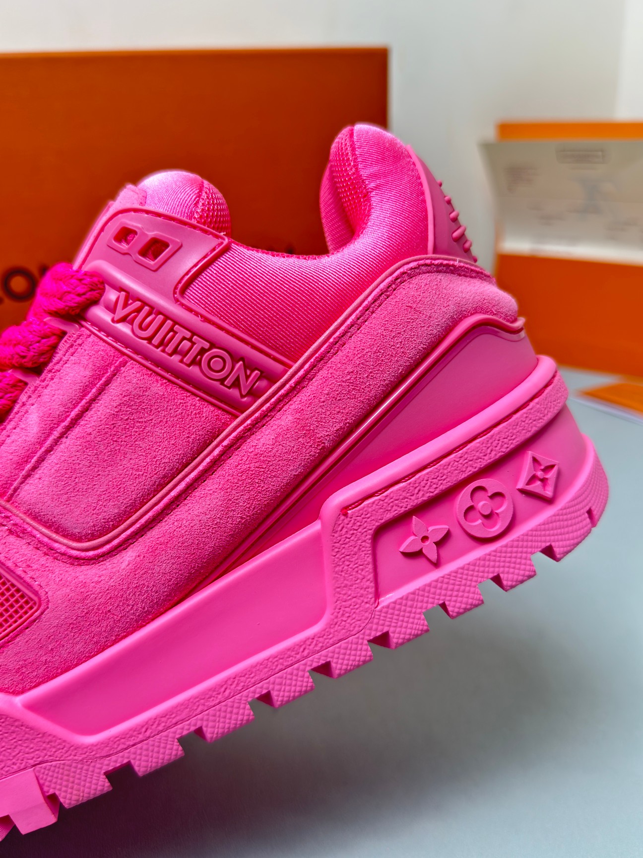 Louis Vuitton Male Sneakers Mesh Red M-l