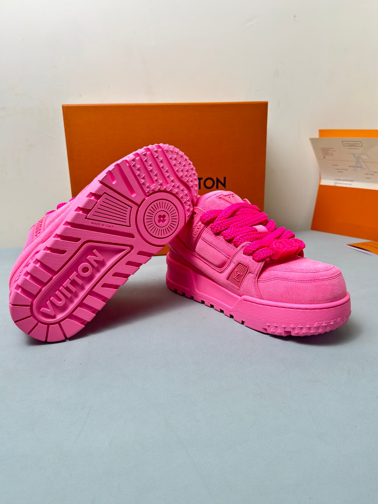 Louis Vuitton Male Sneakers Mesh Red M-l