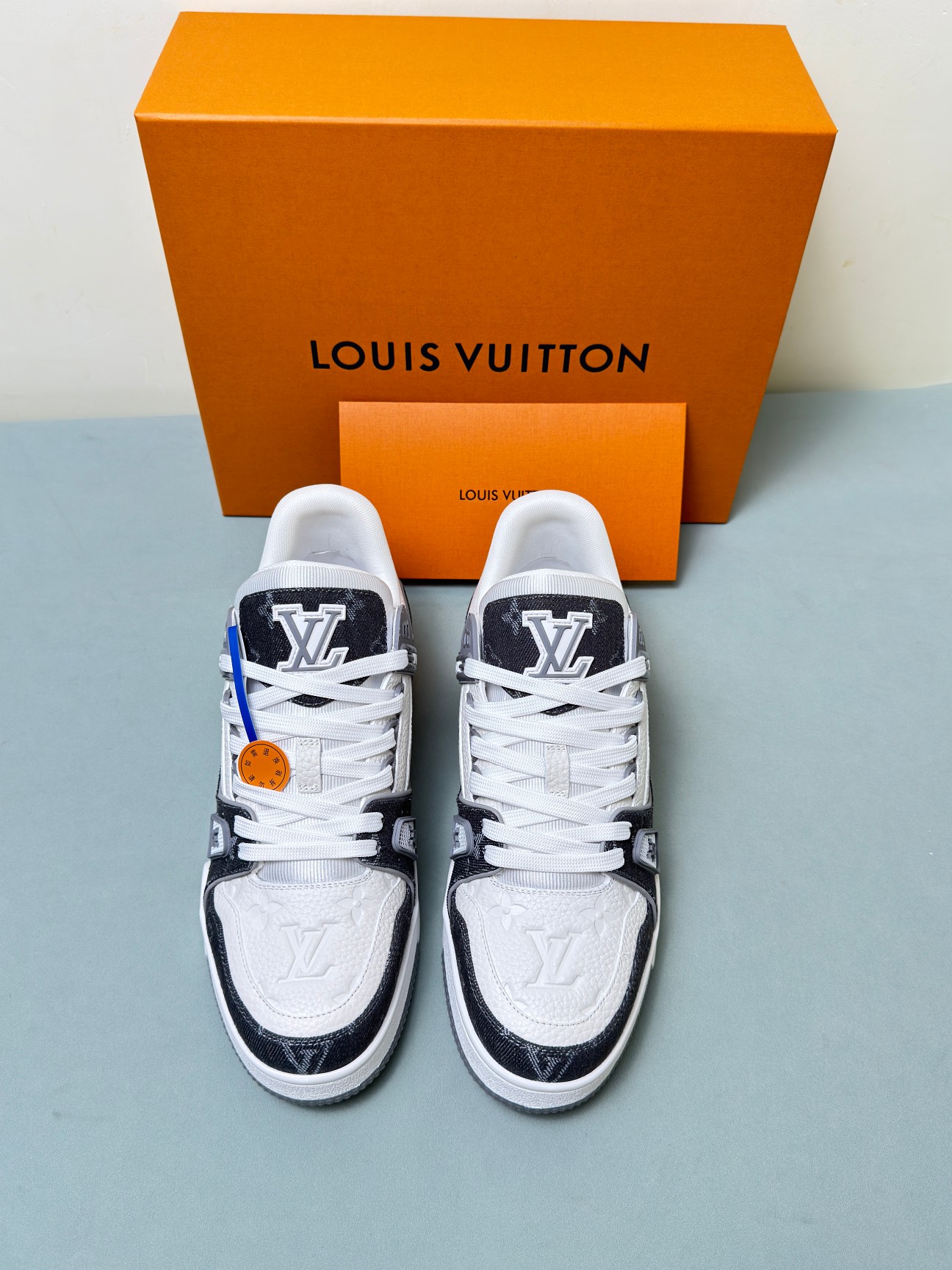 Louis Vuitton Male Sneakers Gray 45-m-l