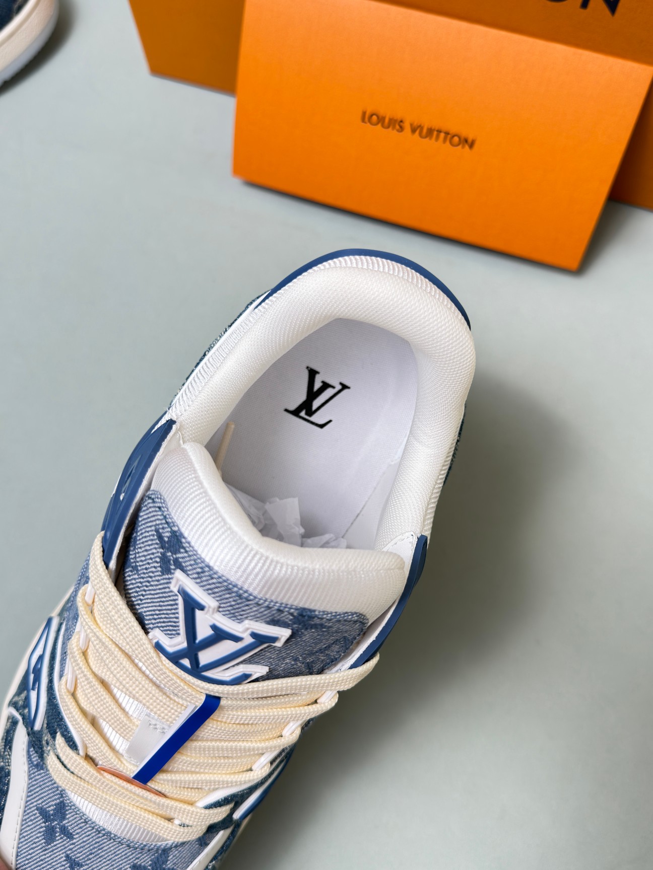 Louis Vuitton Male Sneakers Gray 45-m-l