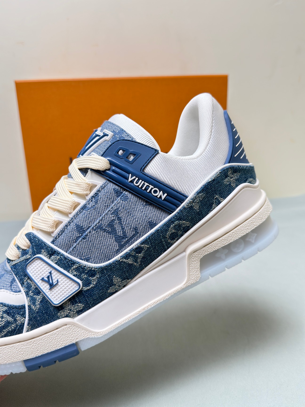 Louis Vuitton Male Sneakers Gray 45-m-l