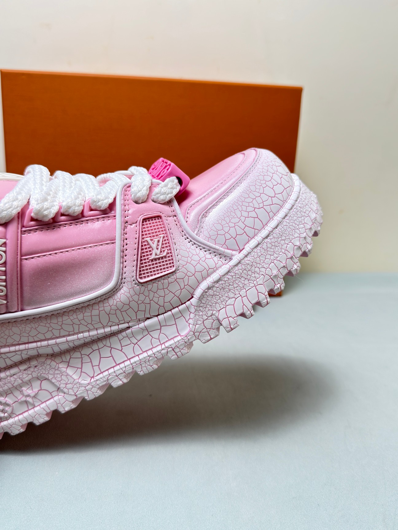 Louis Vuitton Male Sneakers M-l