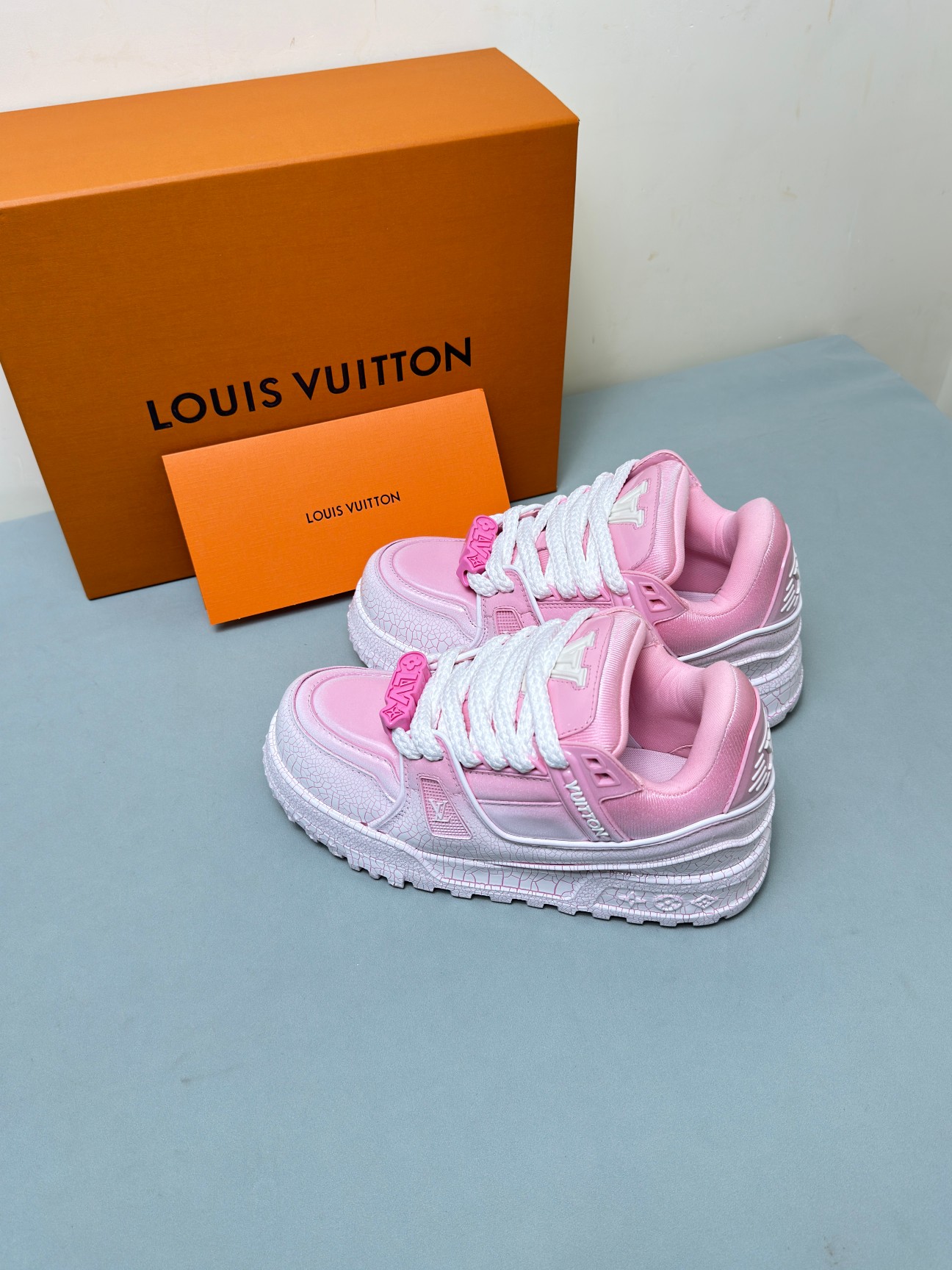 Louis Vuitton Male Sneakers M-l
