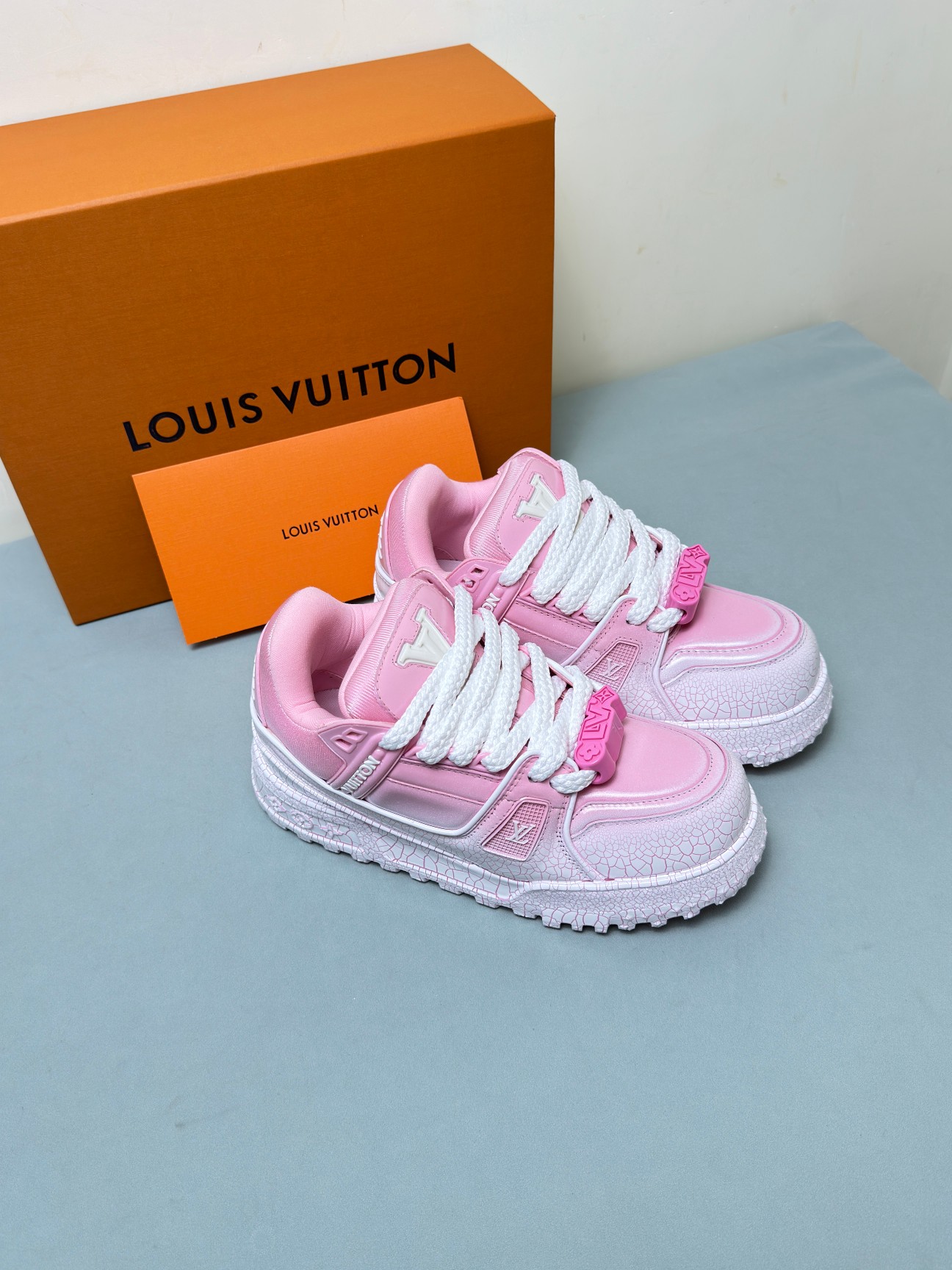 Louis Vuitton Male Sneakers M-l