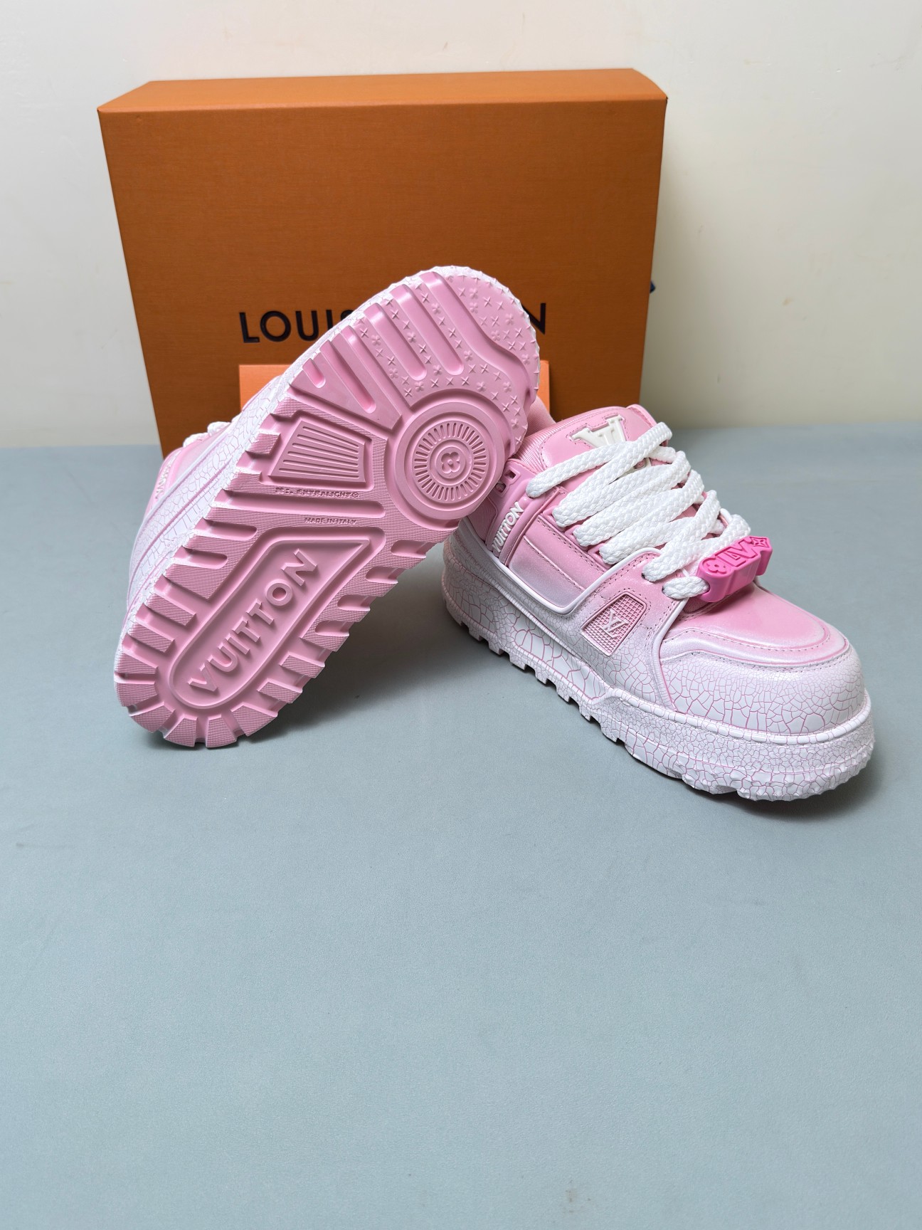 Louis Vuitton Male Sneakers M-l