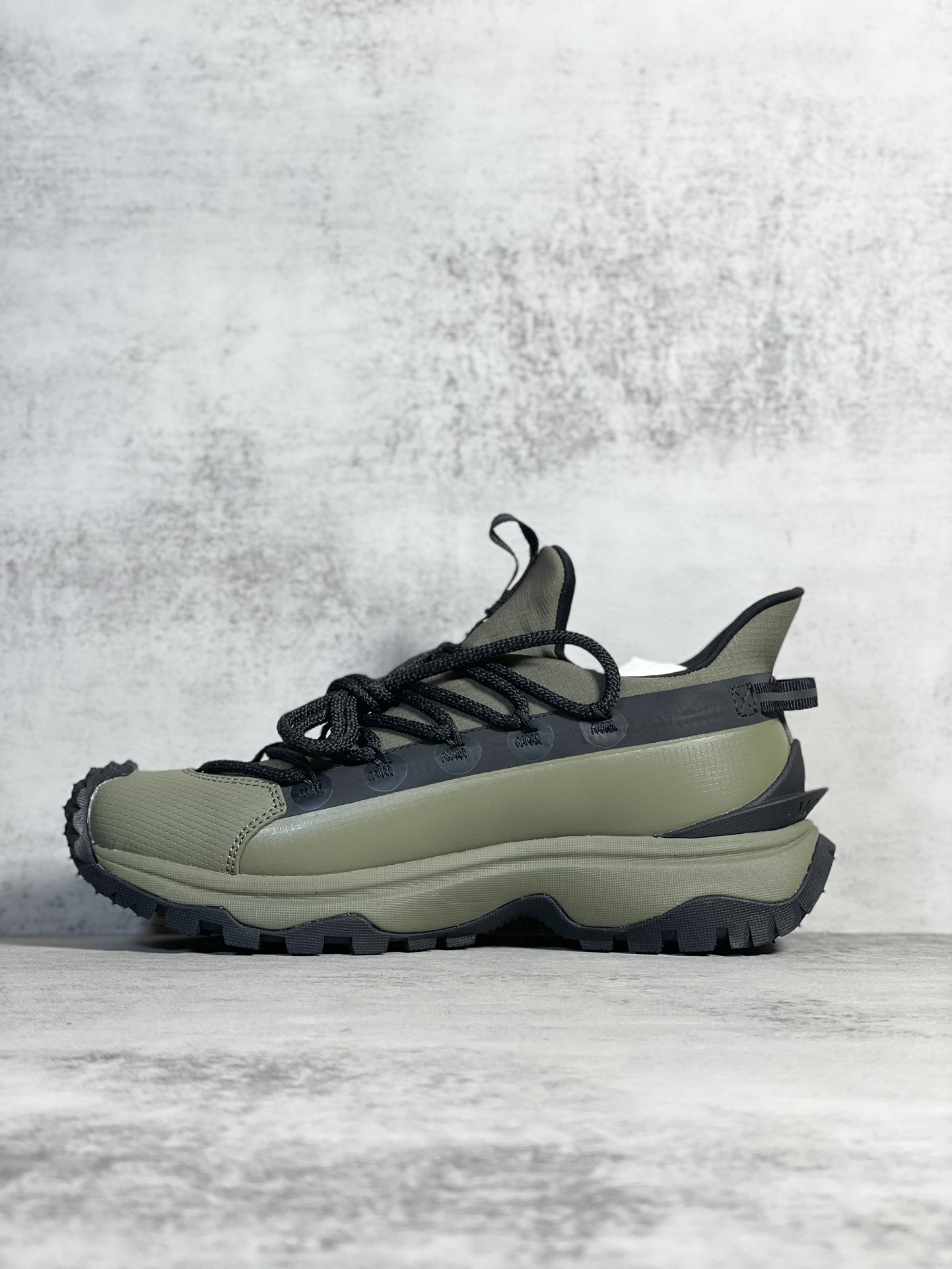 Moncler Sneakers Shock Absorbing M-l