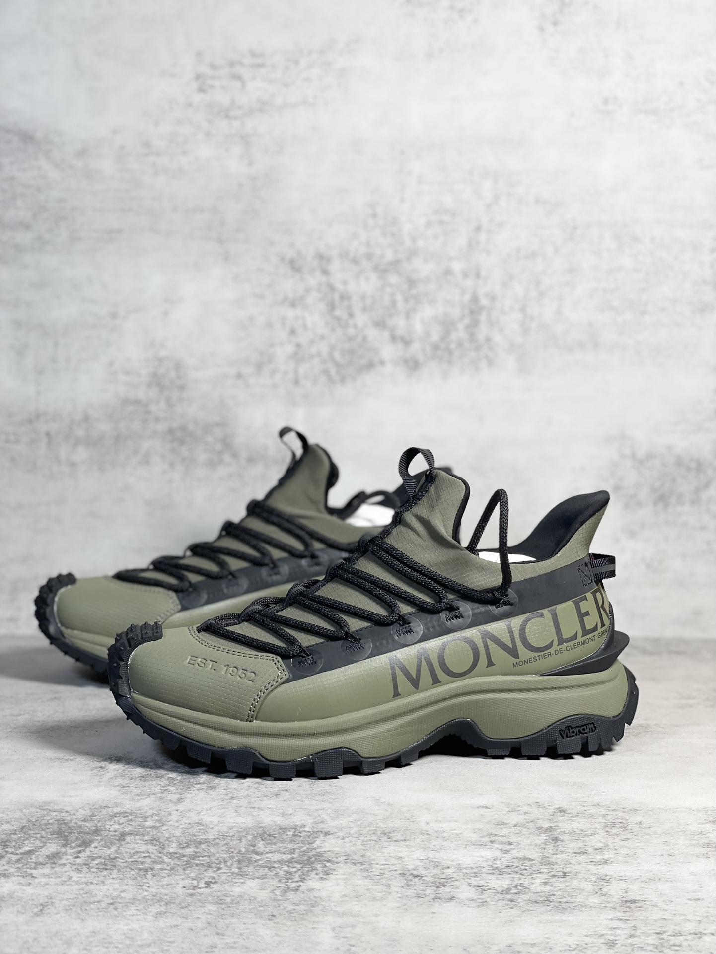 Moncler Sneakers Shock Absorbing M-l