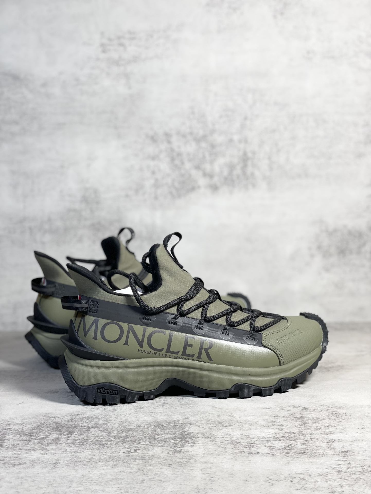 Moncler Sneakers Shock Absorbing M-l