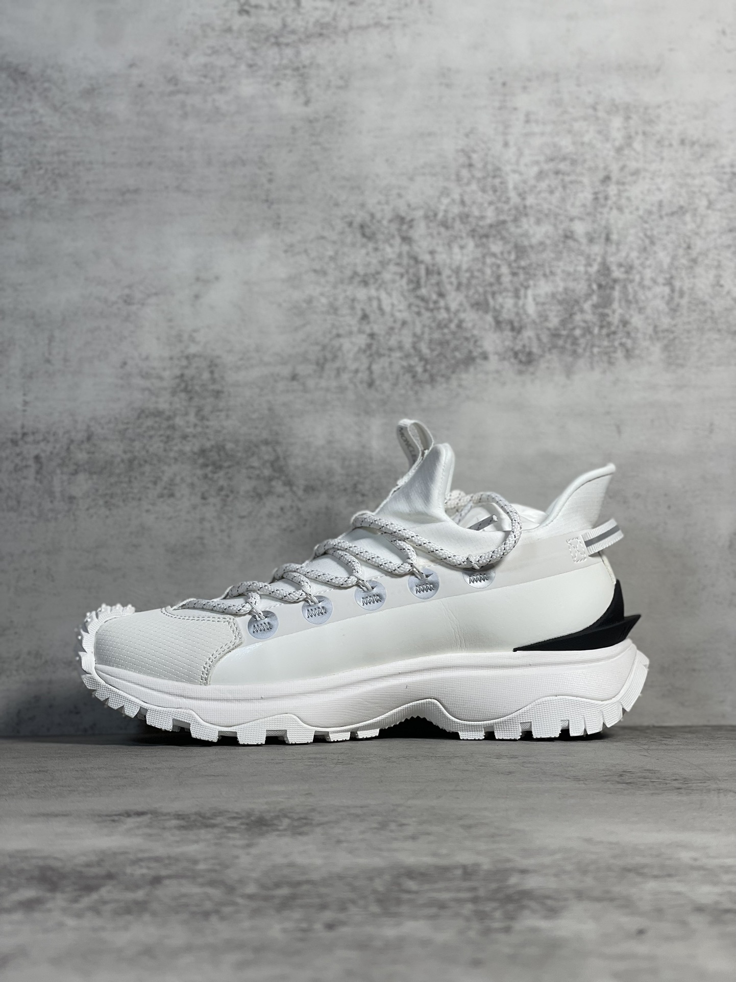 Moncler Sneakers Shock Absorbing M-l