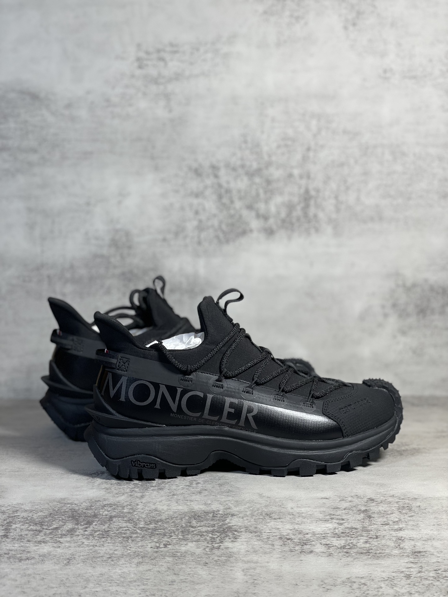 Moncler Sneakers Shock Absorbing M-l