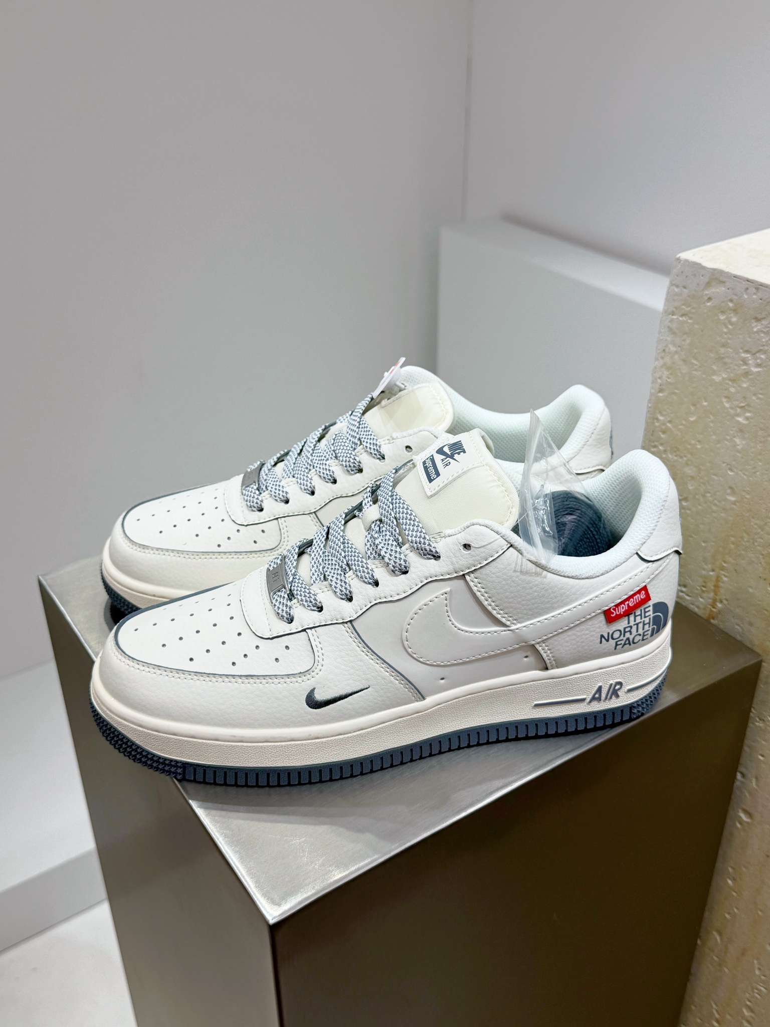 Supreme The North Face Male Board Shoes M-l-s