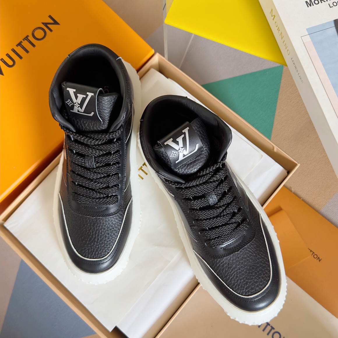 Louis Vuitton Male Sneakers M-l-s