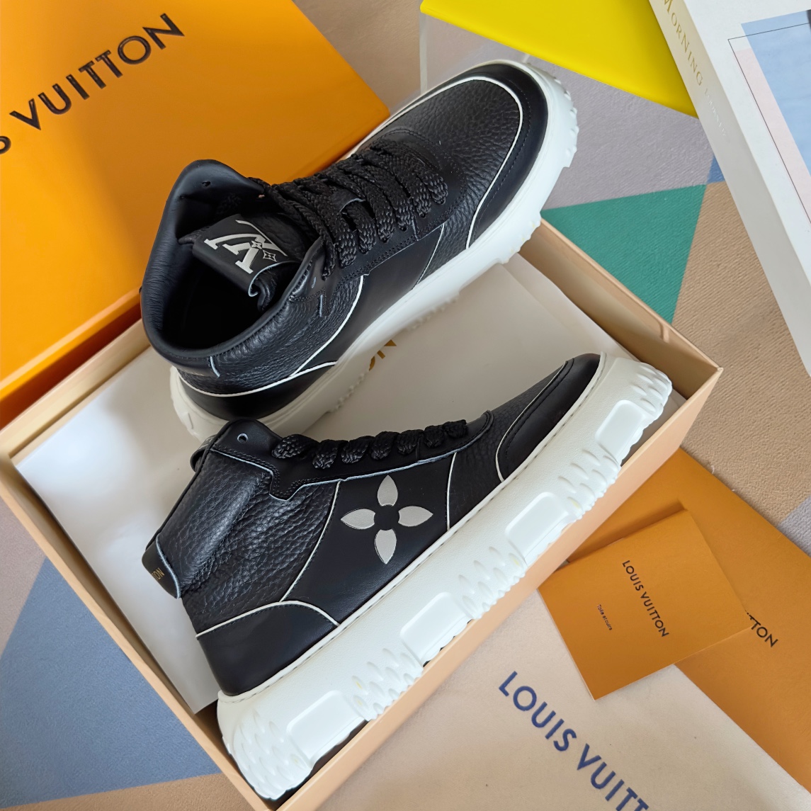 Louis Vuitton Male Sneakers M-l-s