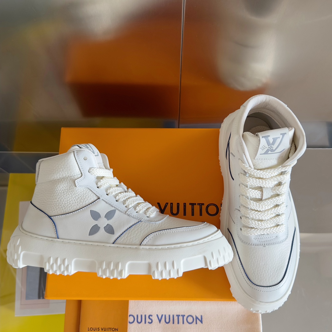 Louis Vuitton Male Sneakers M-l-s
