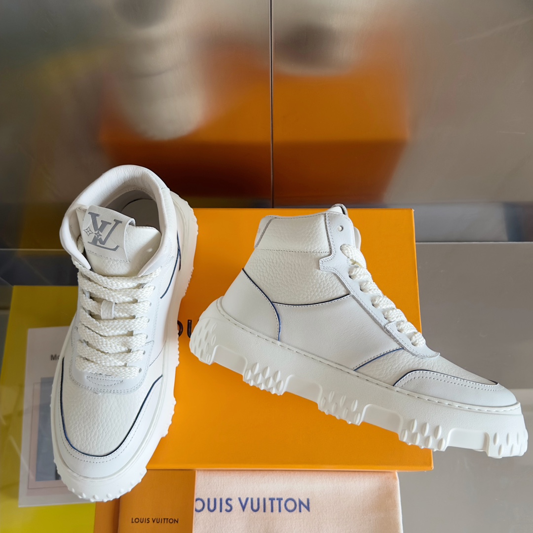 Louis Vuitton Male Sneakers M-l-s