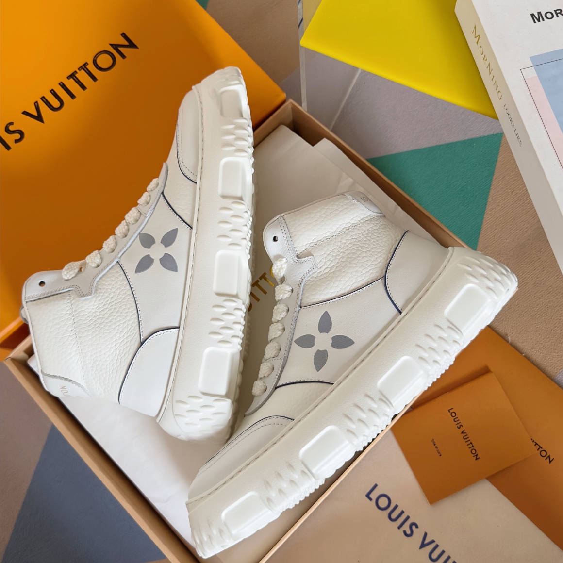 Louis Vuitton Male Sneakers M-l-s