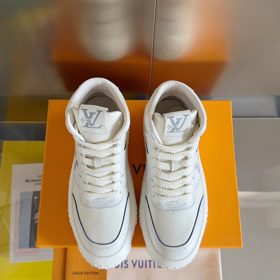 Louis Vuitton Male Sneakers M-l-s