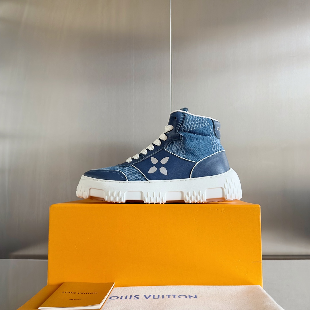 Louis Vuitton Male Sneakers M-l-s