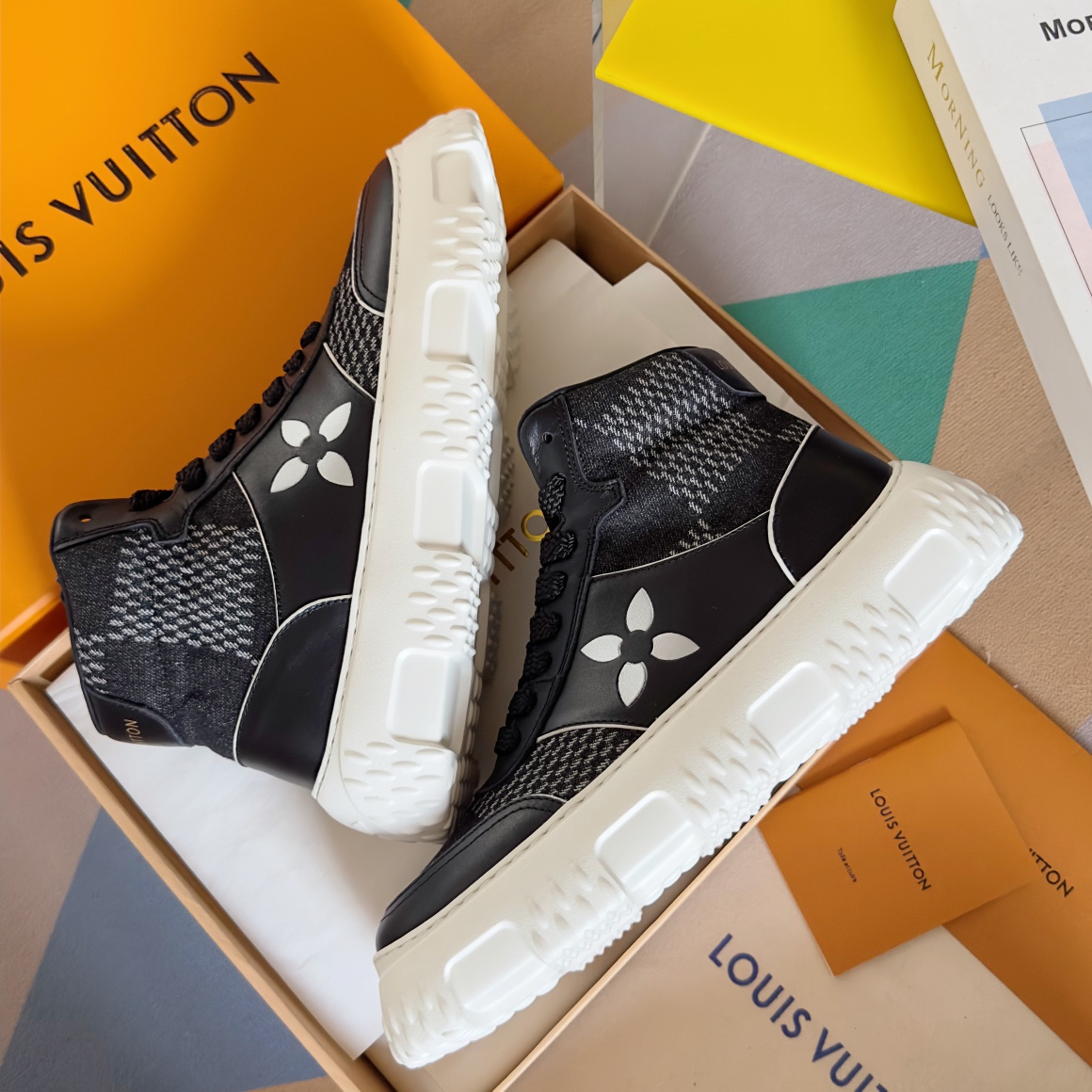 Louis Vuitton Male Sneakers M-l-s