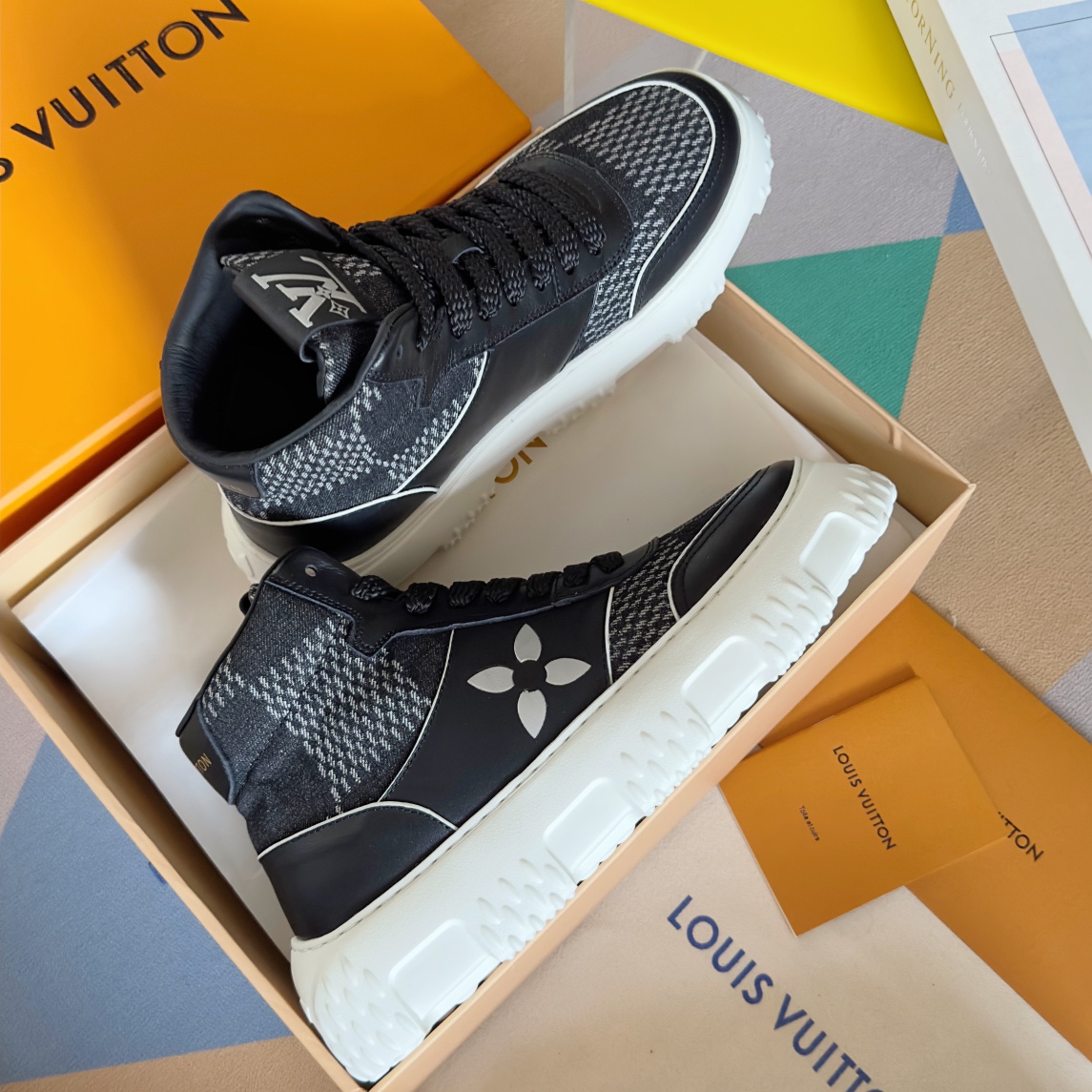 Louis Vuitton Male Sneakers M-l-s