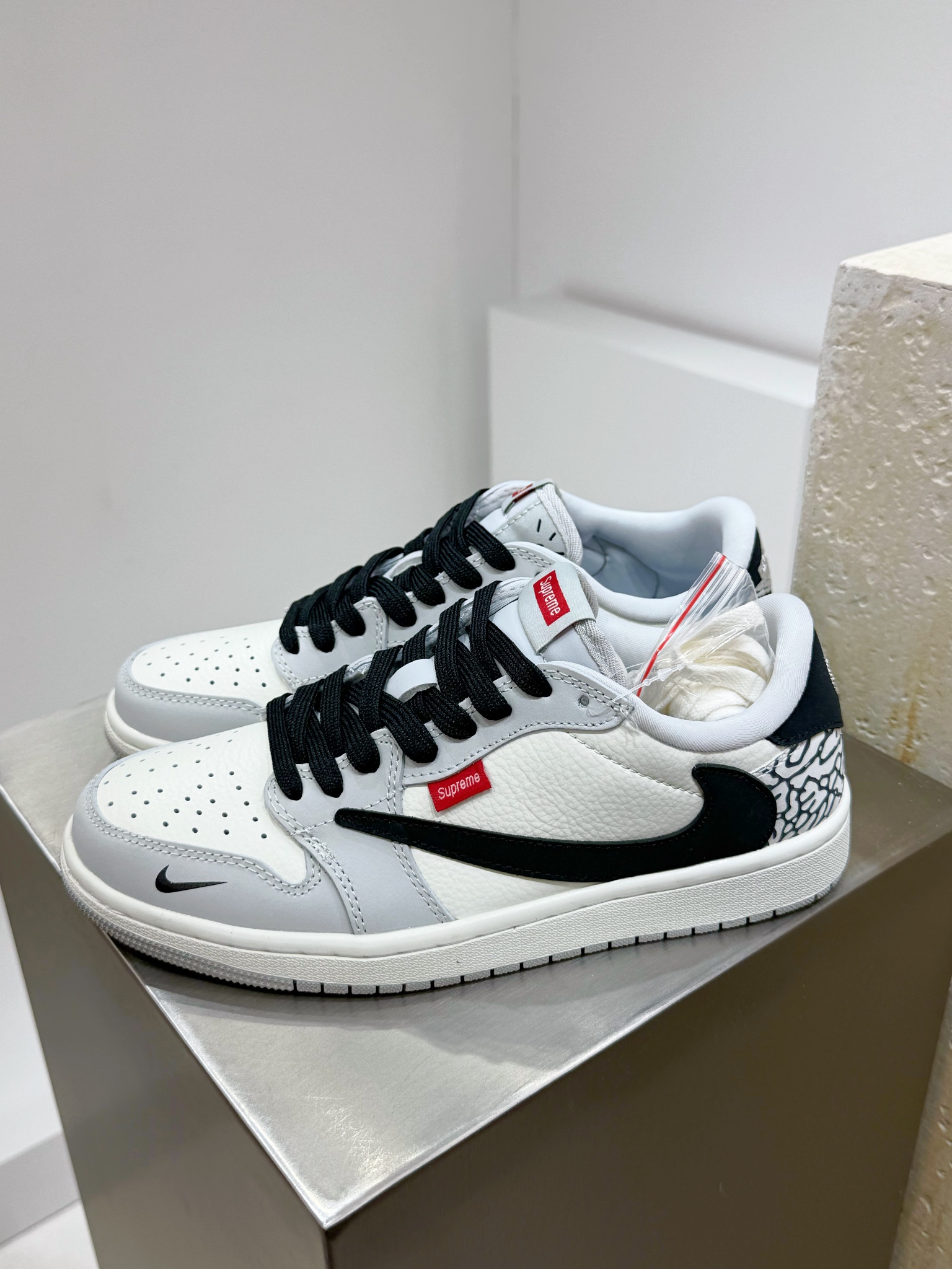 Jordan Nike Supreme Male Basic Shoes M-l-s