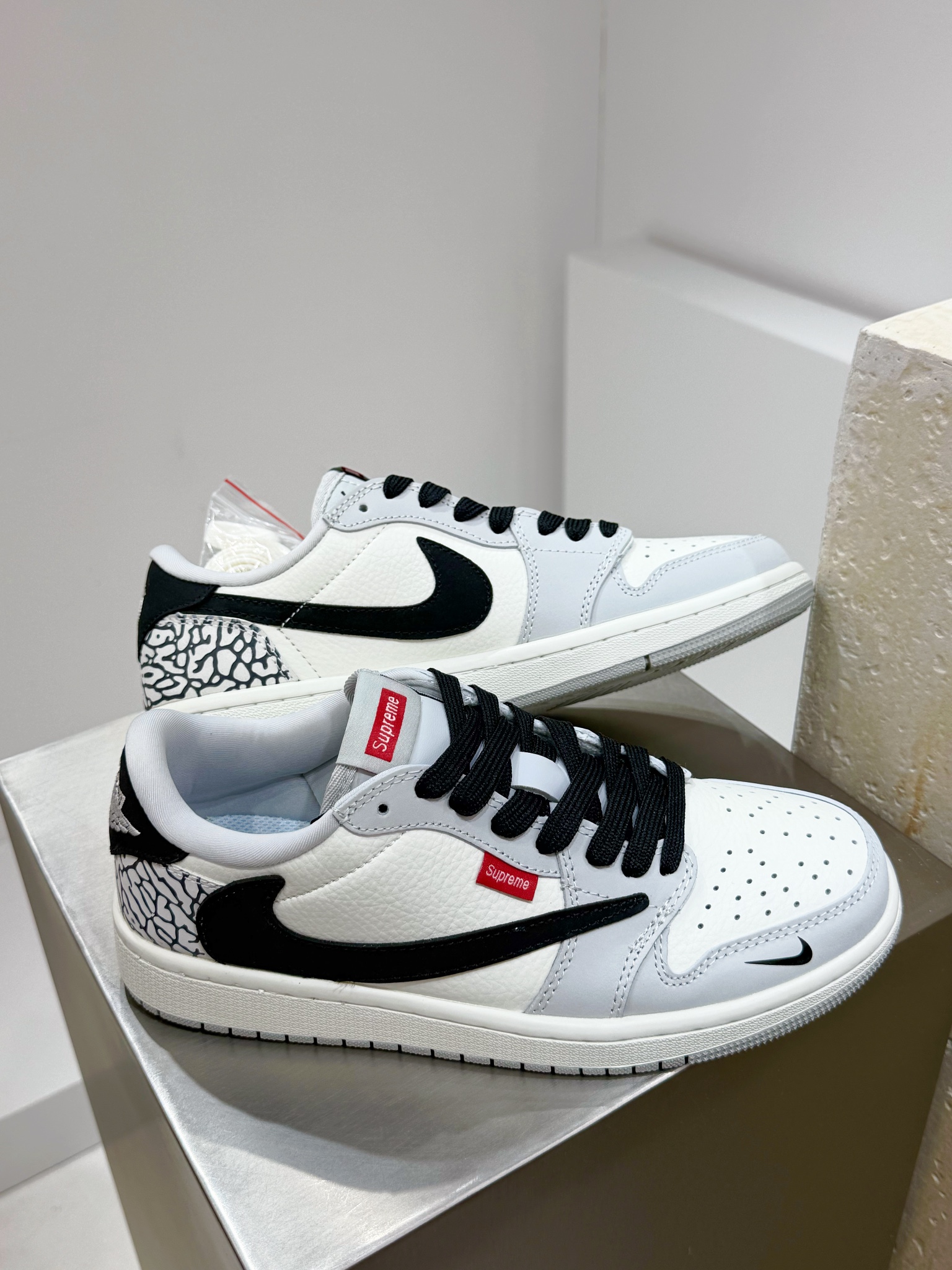 Jordan Nike Supreme Male Basic Shoes M-l-s