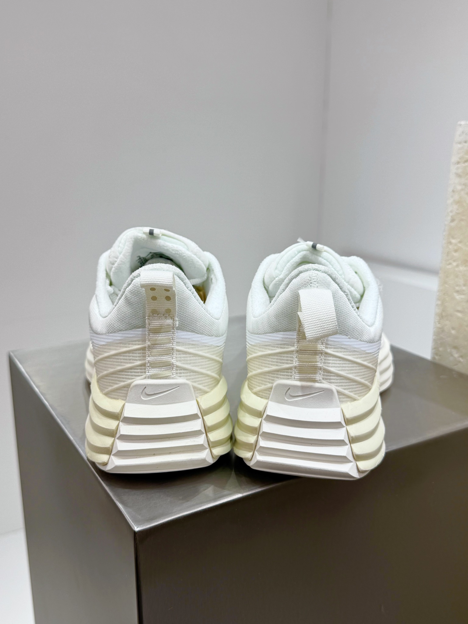 Nike Male Running Shoes Mesh Gray Breathable M-l-s