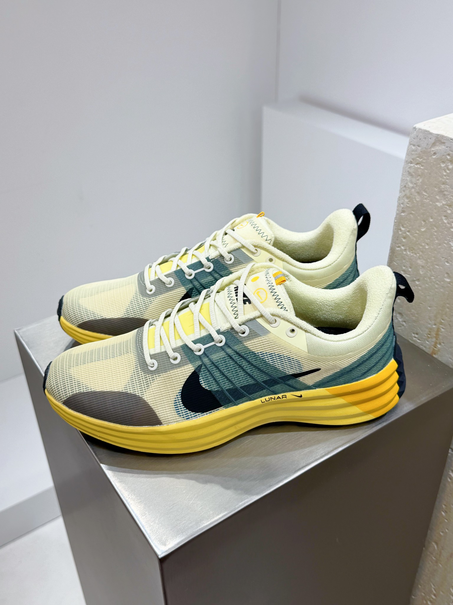 Nike Male Running Shoes Mesh Gray Breathable M-l-s