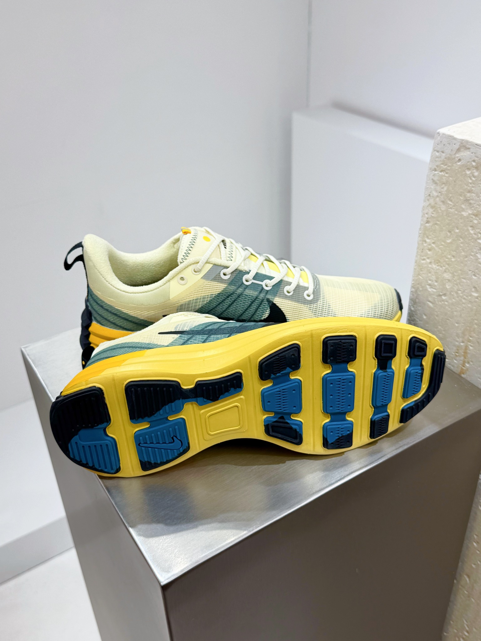 Nike Male Running Shoes Mesh Gray Breathable M-l-s