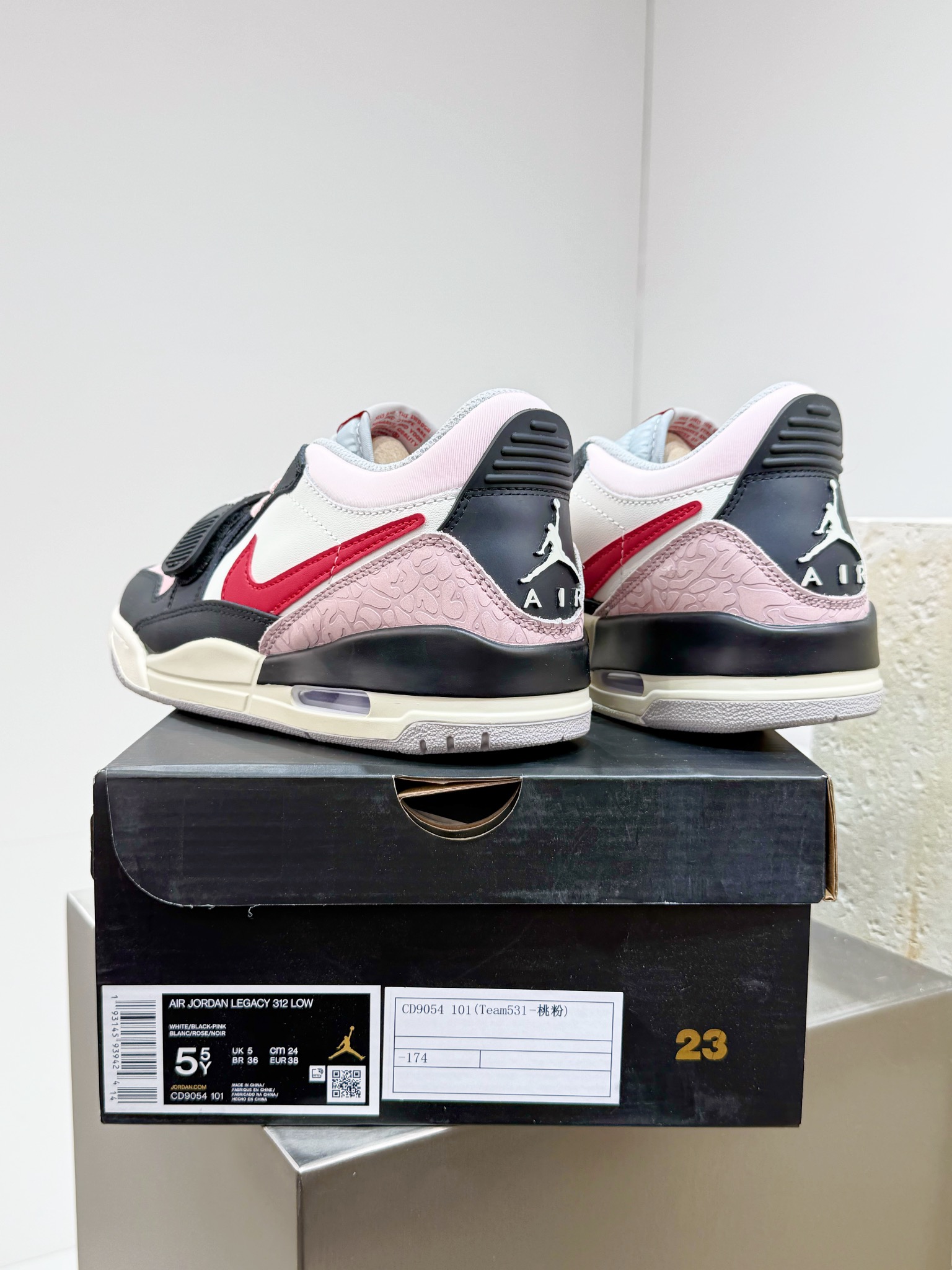 Calvin Klein Jordan Nike Male Basic Shoes L