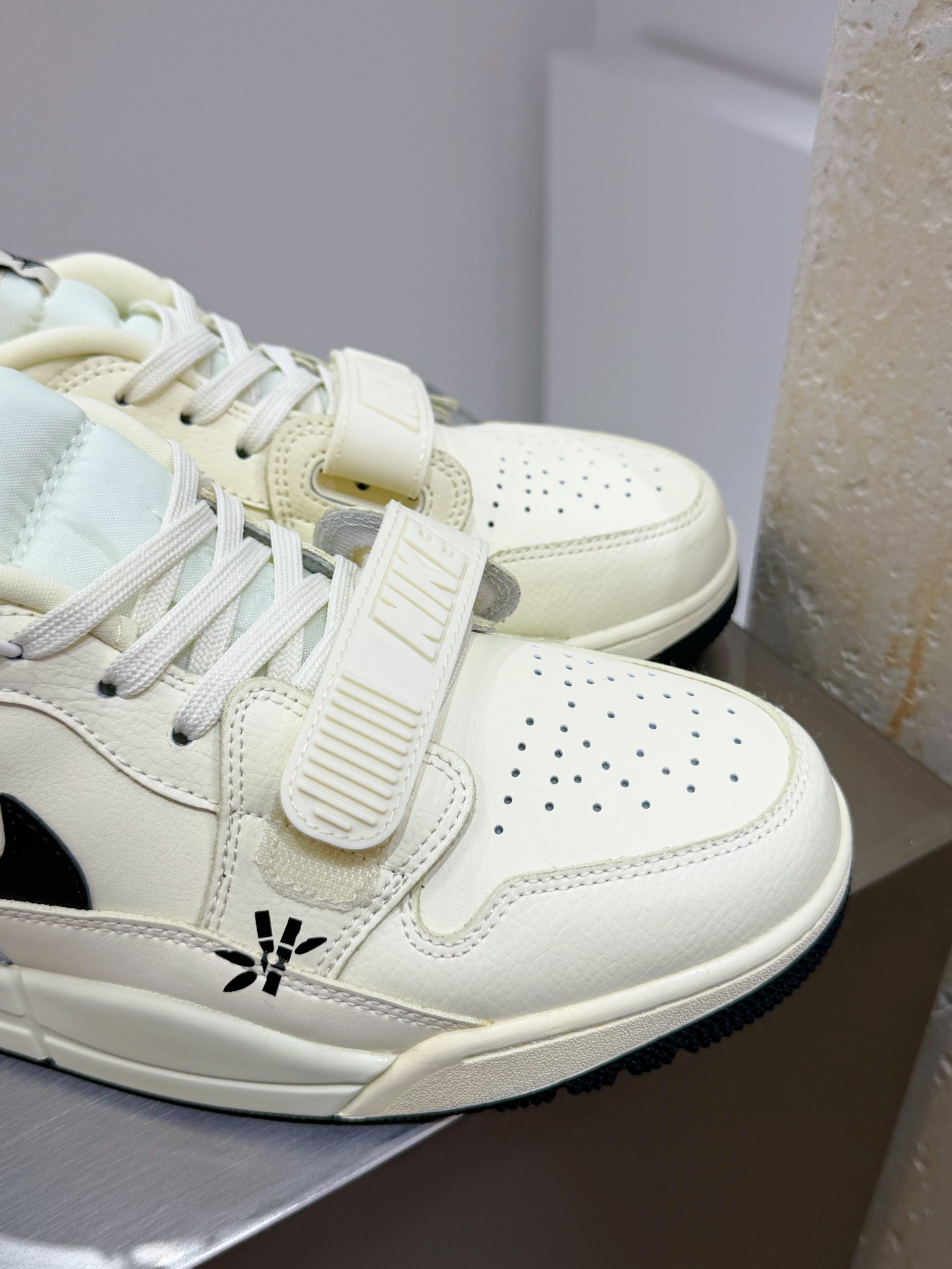 Calvin Klein Jordan Nike Male Basic Shoes M-l