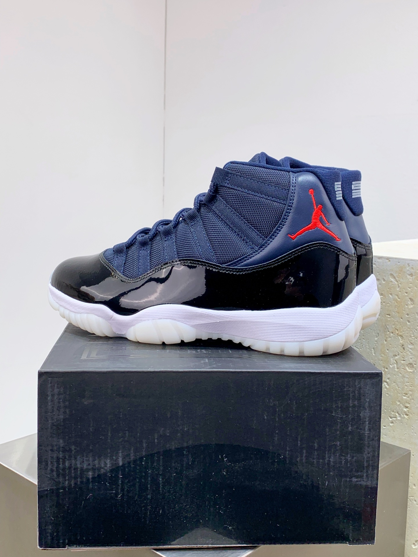 Jordan Nike Basic Shoes S