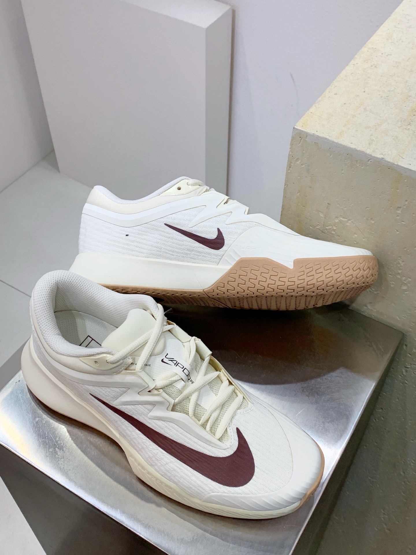 Running Shoes M