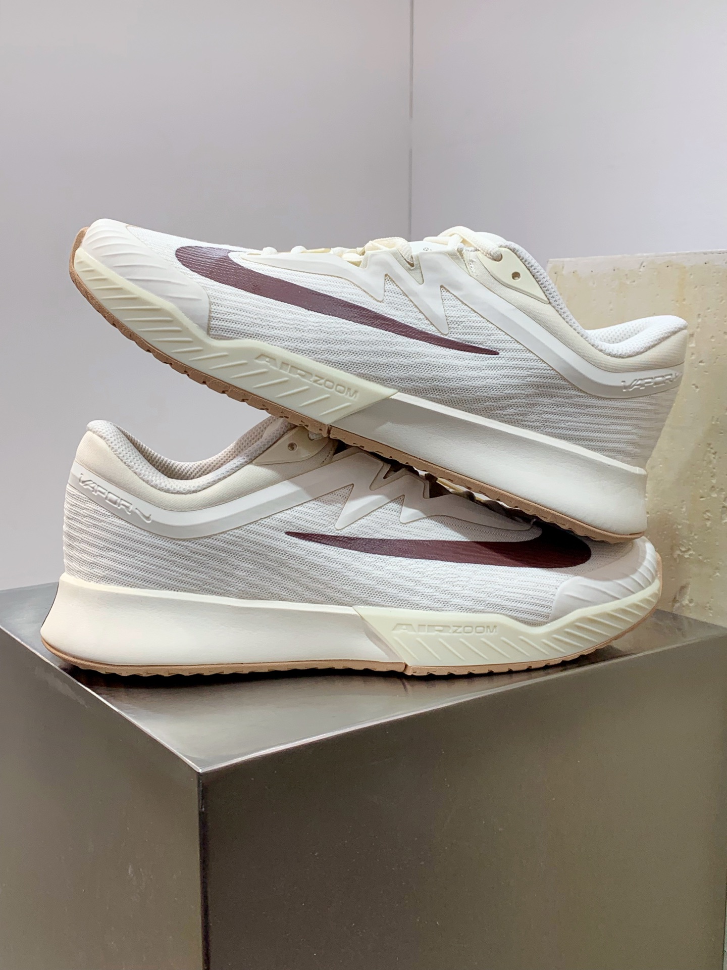 Running Shoes M