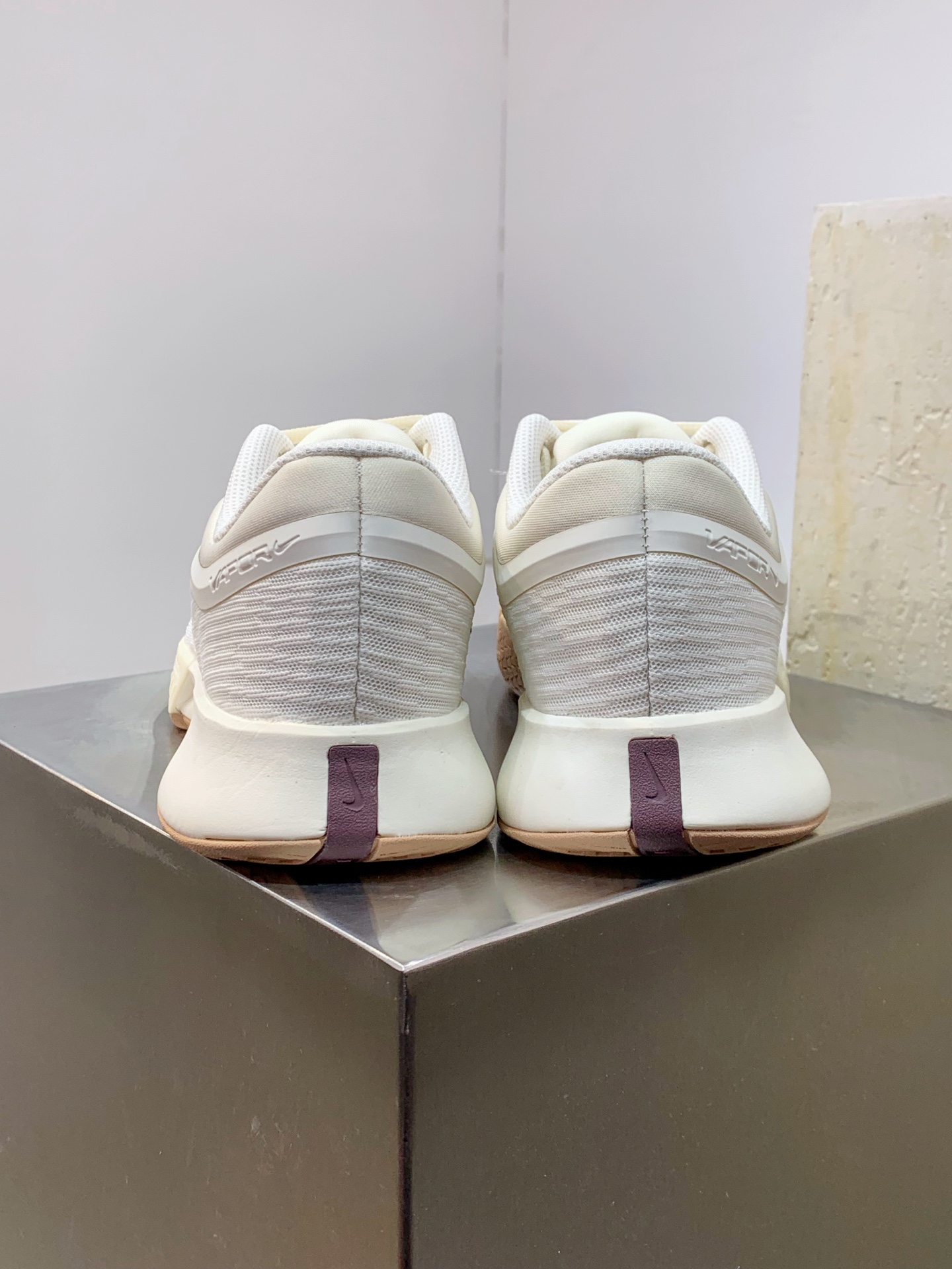 Running Shoes M