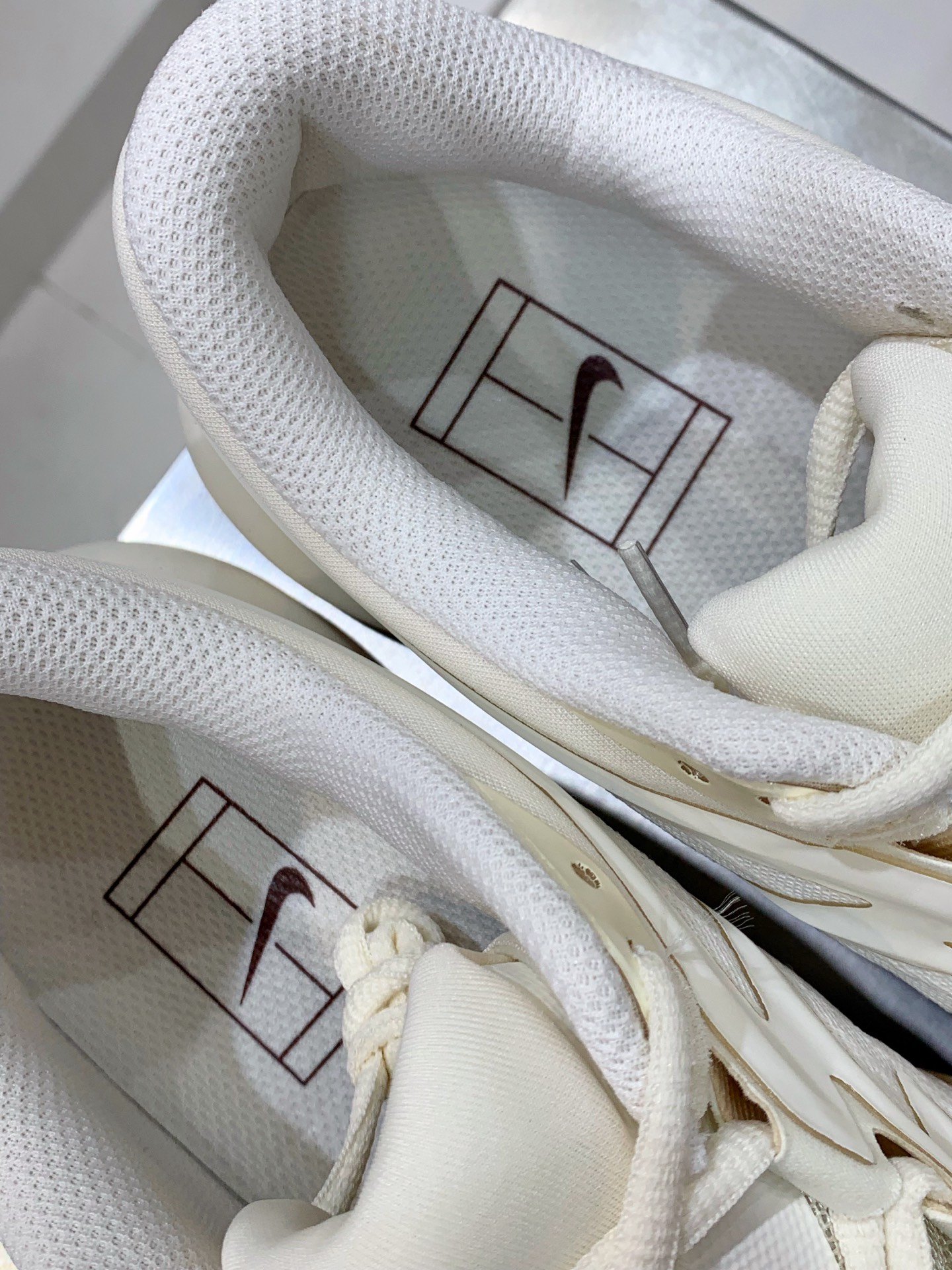 Running Shoes M