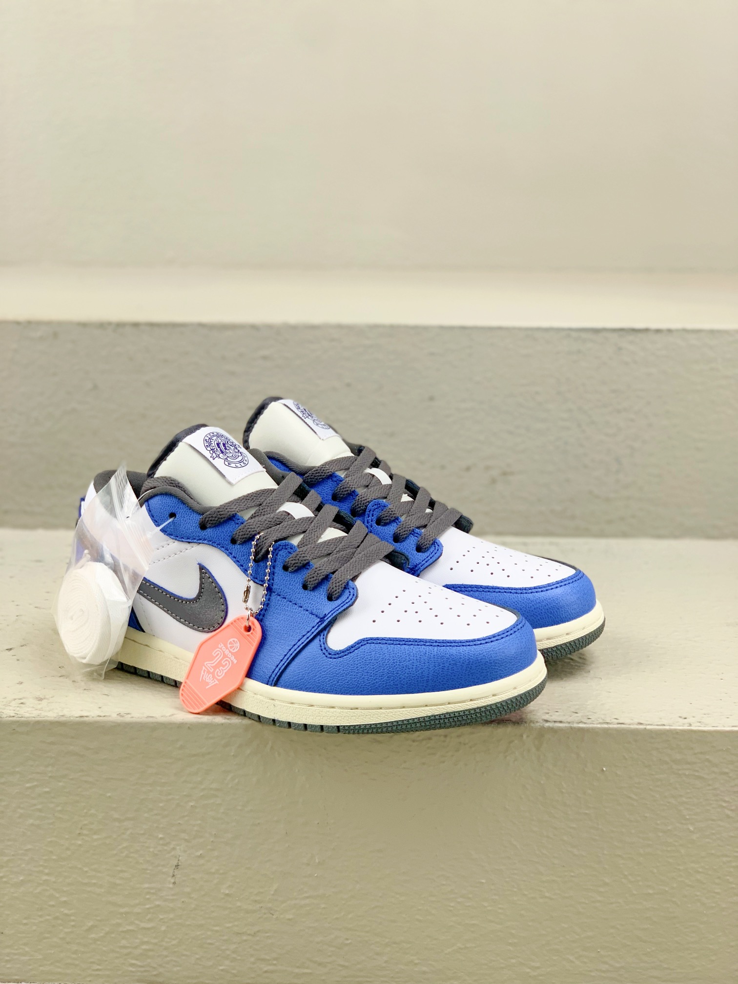 Jordan Nike Basic Shoes L