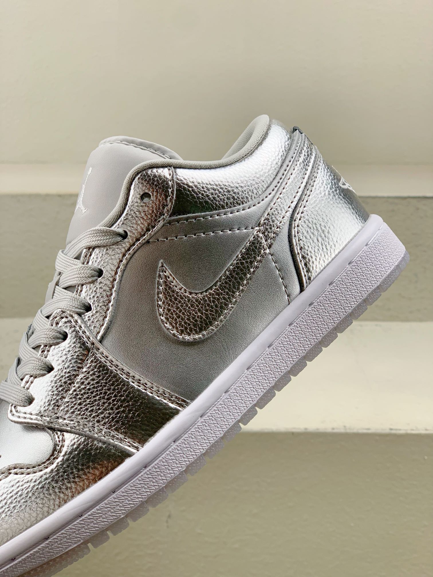 Jordan Nike Basic Shoes L