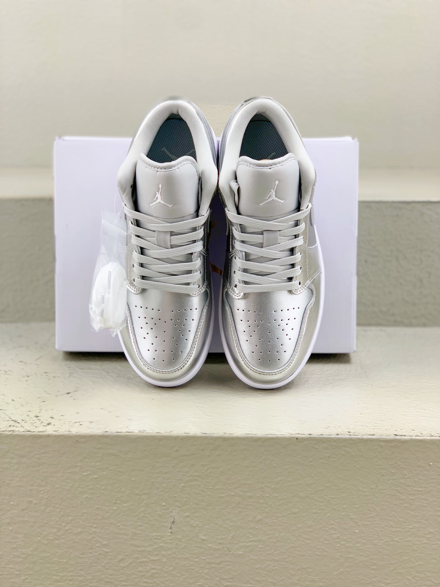 Jordan Nike Basic Shoes L