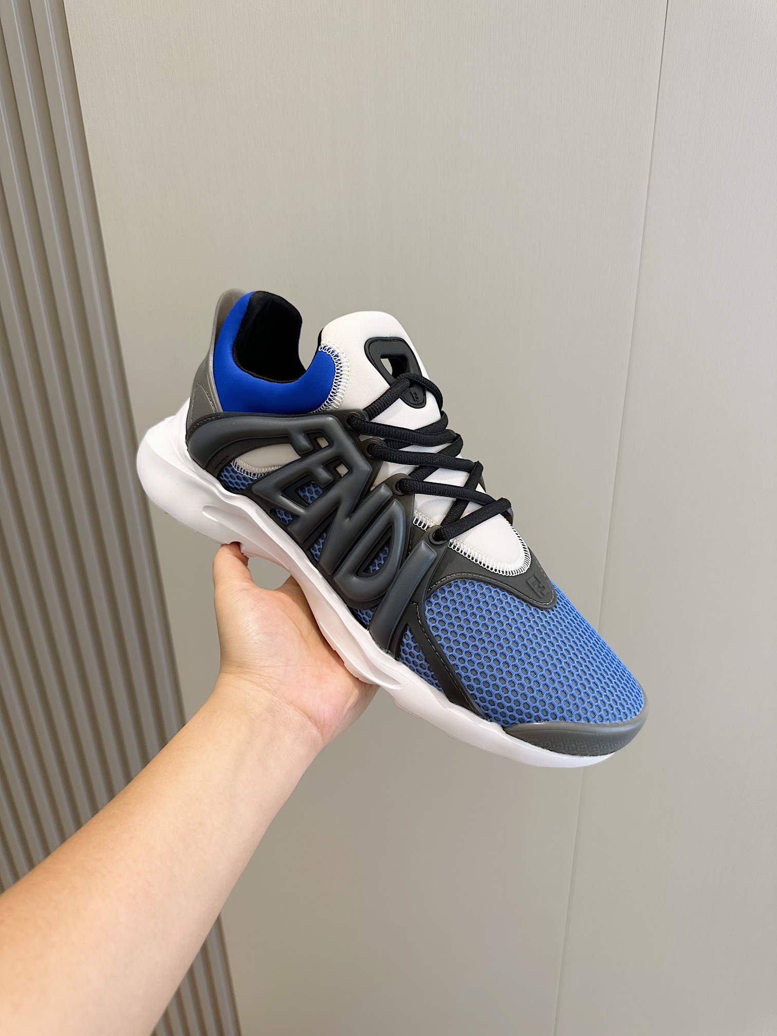 Fendi Male Sneakers White S