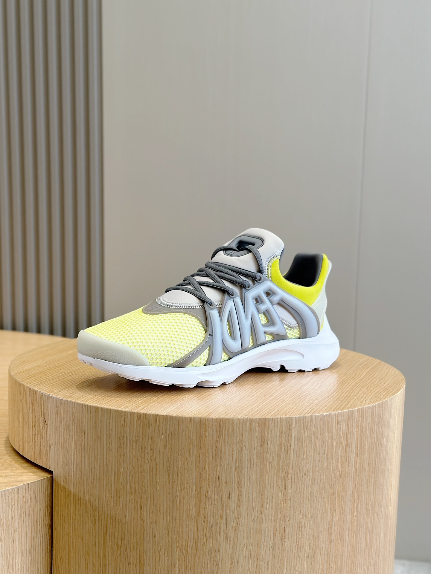 Fendi Male Sneakers White S