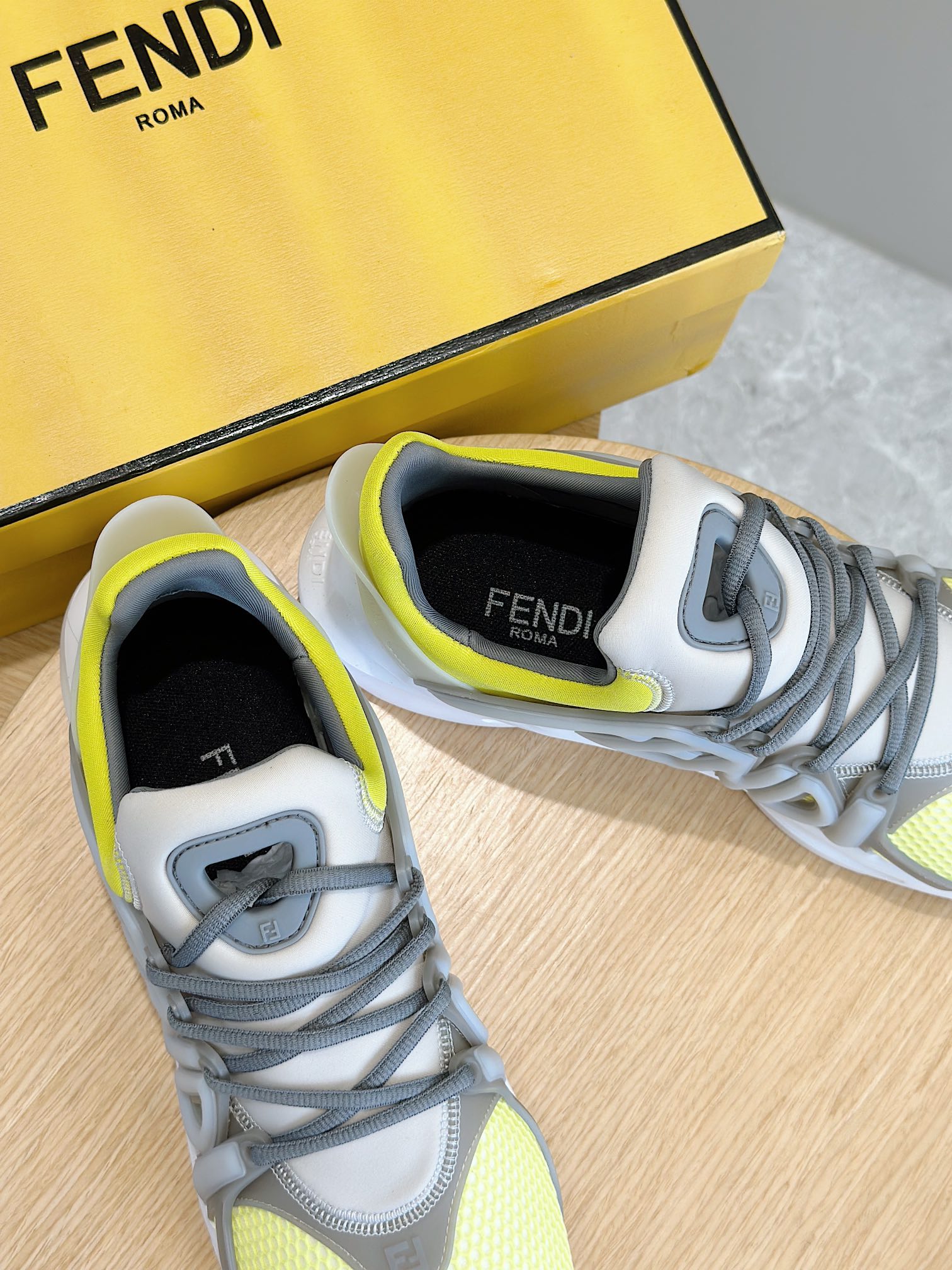 Fendi Male Sneakers White S