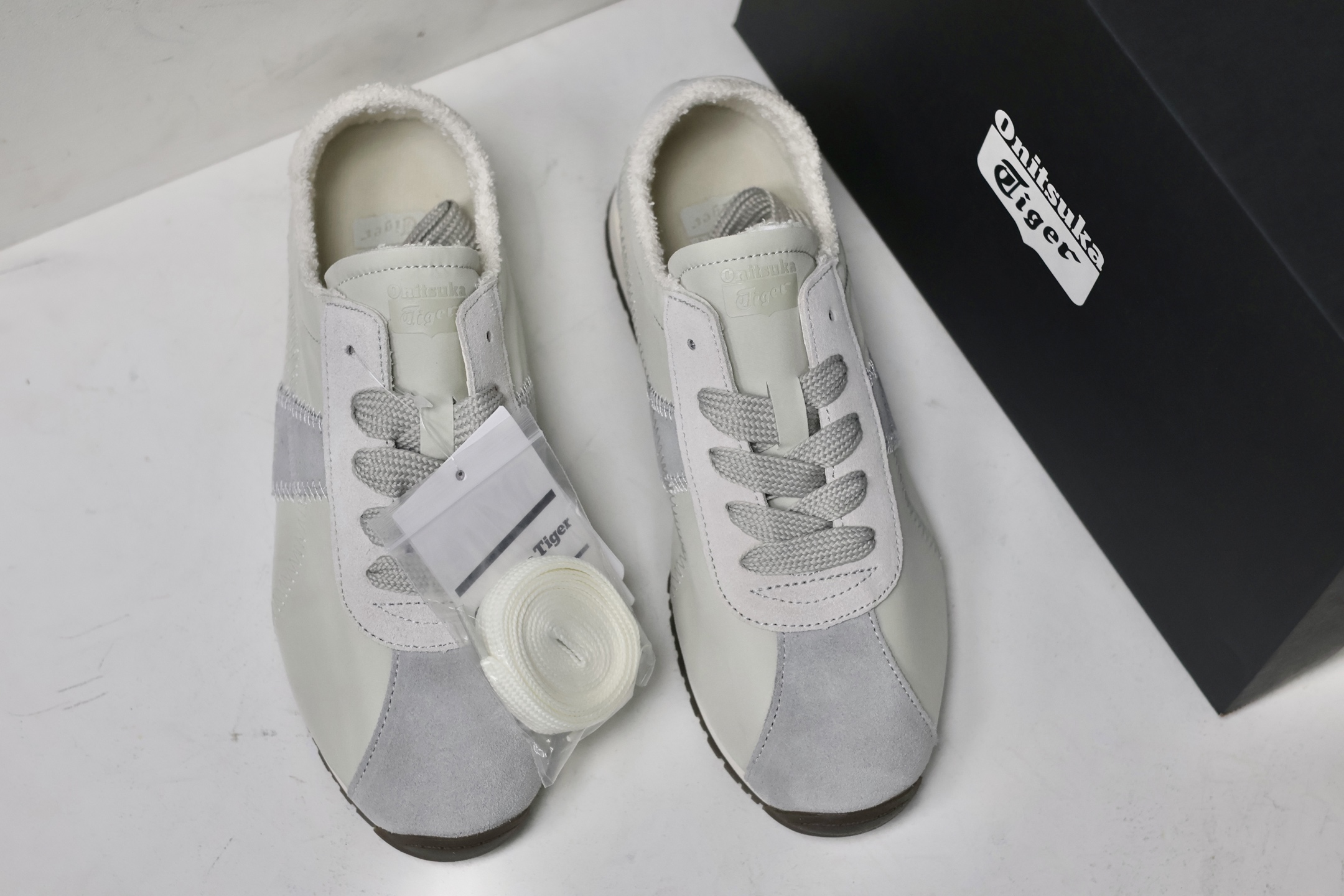 Onitsuka Tiger Basic Shoes S