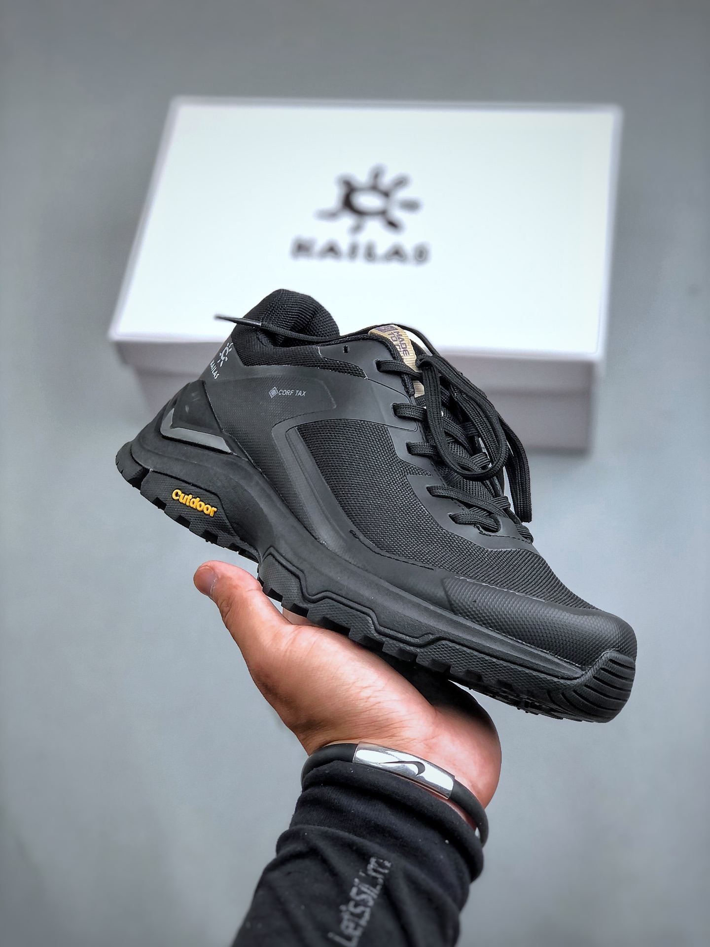 Basic Shoes Breathable L-s