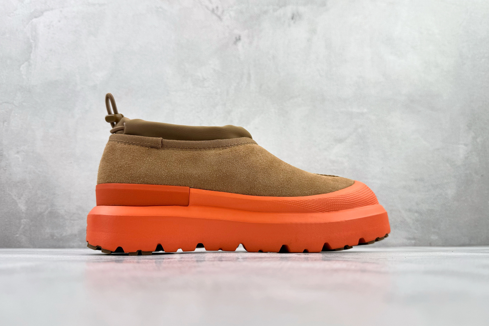 Ugg Basic Shoes Brown