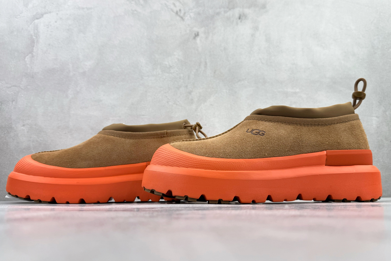 Ugg Basic Shoes Brown