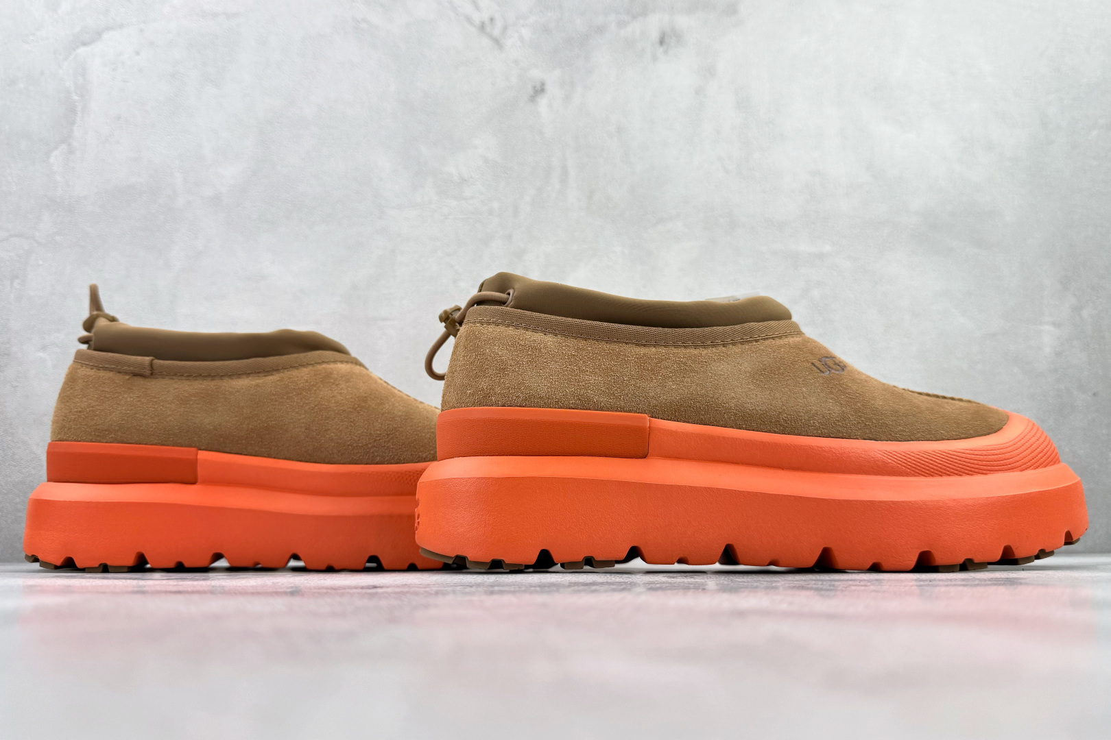 Ugg Basic Shoes Brown